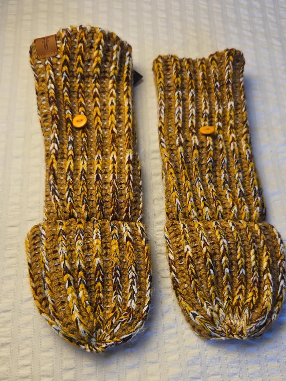 NWT FRYE Marled Pop Over Mitten Camel Multi